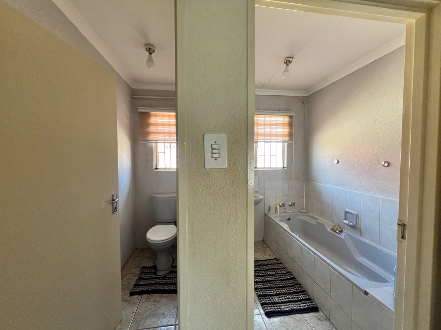 3 Bedroom Property for Sale in Tlhabane West North West